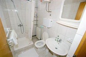 Apartmán A6 + 2P - koupelna